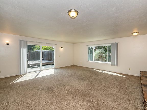 5th image of 971 Estes Drive