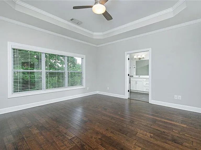 1299 Linden Ct NE — Photo 32