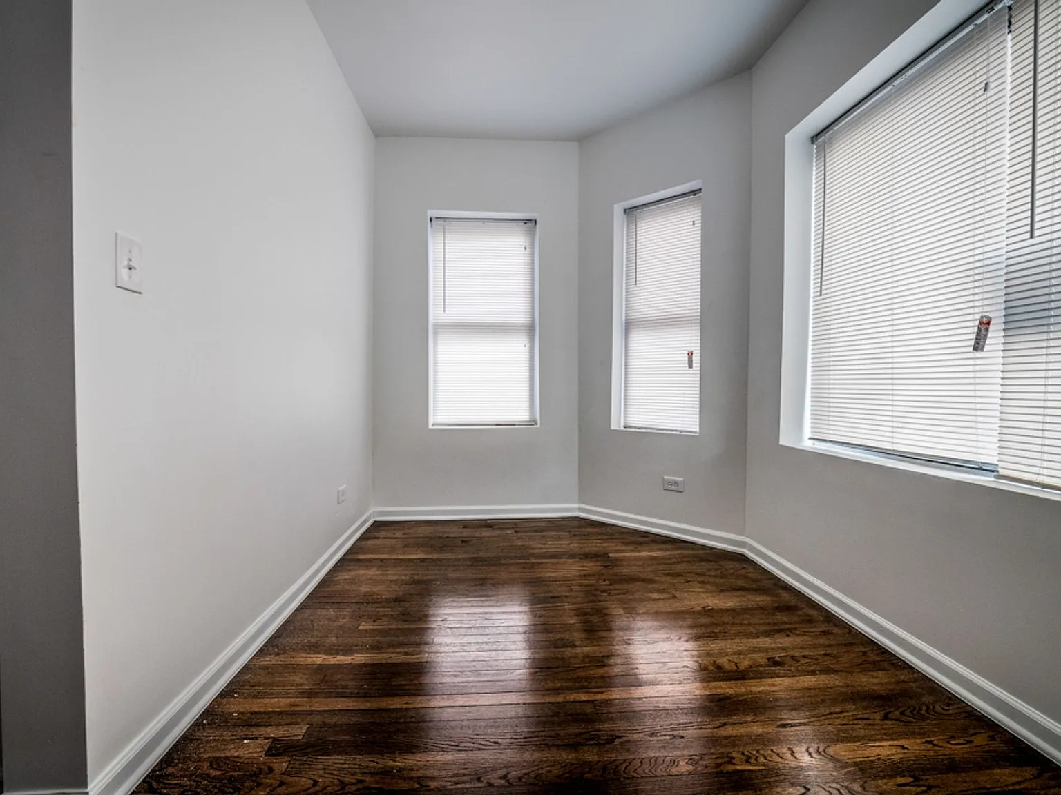 7300 S Yates Blvd — Photo 2