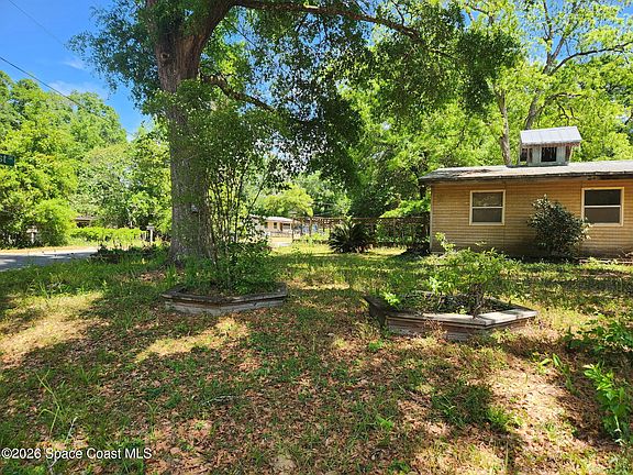 2nd image of 3607 S Lakewood Dr