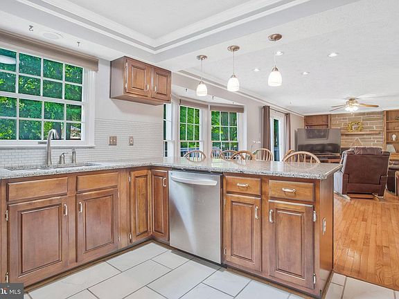 4th image of 1677 Wickham Way