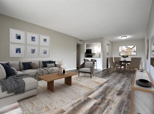 2250 Midland Grove Rd APT 101, Roseville, MN 55113