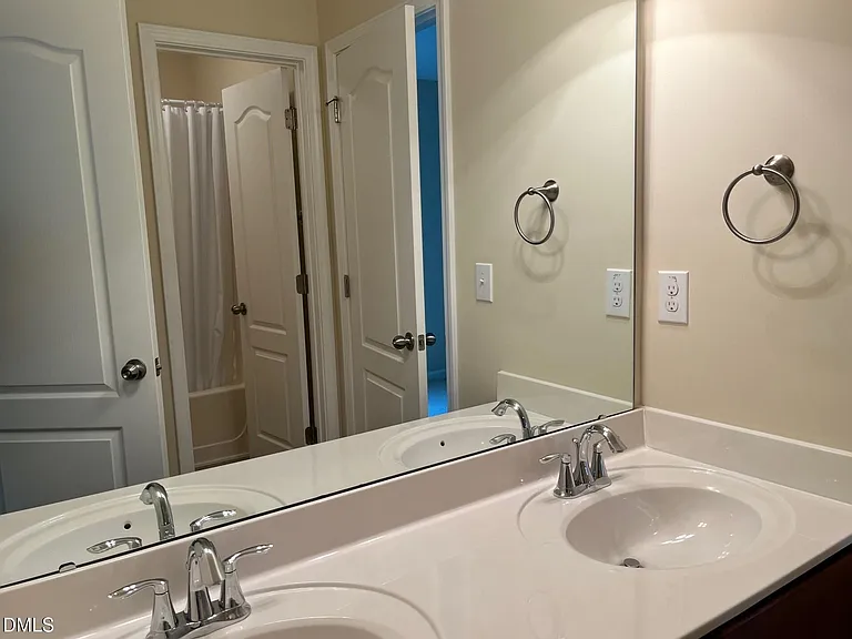 525 Sandy Whispers Pl — Photo 20