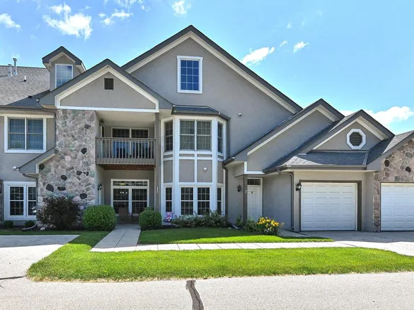 N30W23082 Pineview WAY #3, Pewaukee, WI 53072