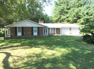 1145 Fairgrounds Rd, Farmville, VA 23901