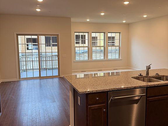 5th image of 302 Milton Stamp Dr