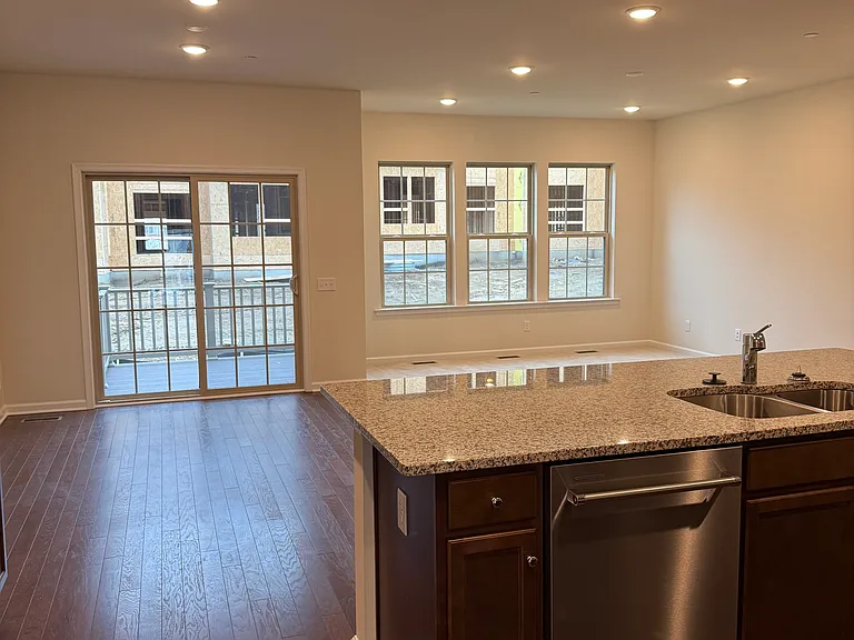 302 Milton Stamp Dr — Photo 5