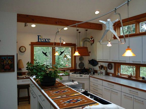5th image of 94 Pine Dr