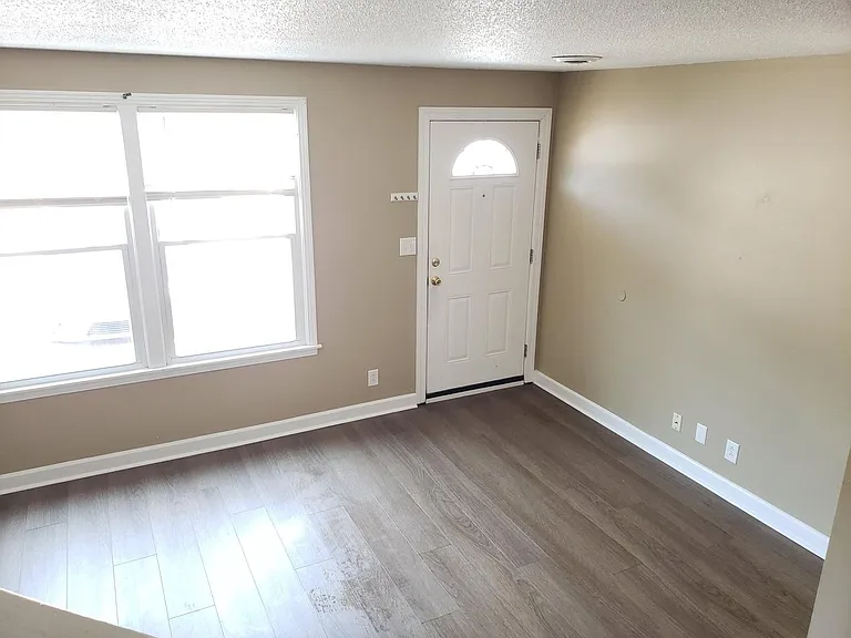 610 Commerce St #21 — Photo 12