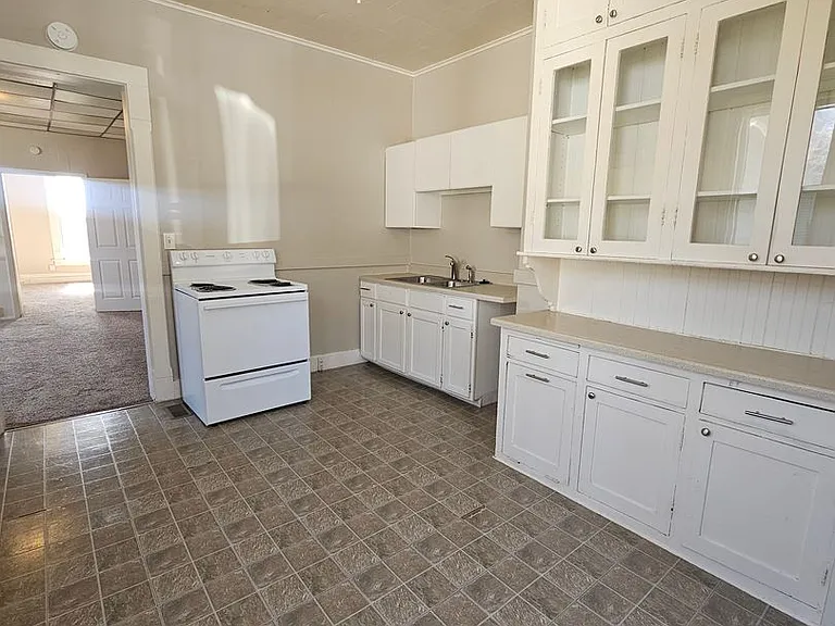 2148 Telegraph Rd — Photo 5
