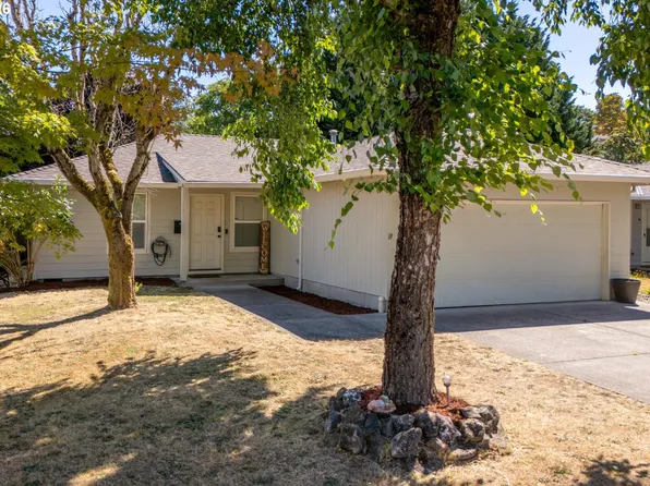 258 S 4th St, Saint Helens, OR 97051