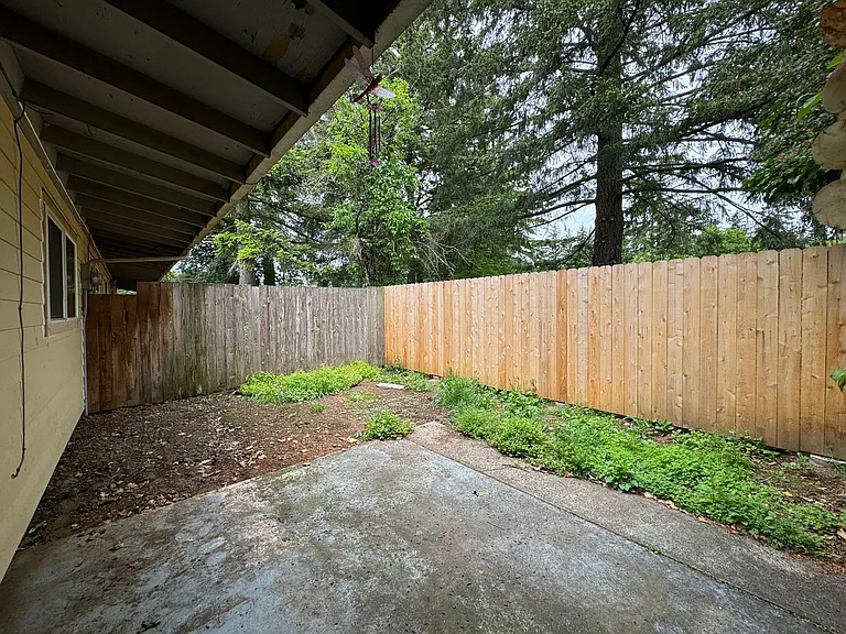 Peyton Plaza — Photo 19