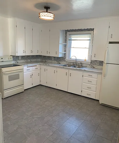 615 Fond Du Lac Ave — Photo 3