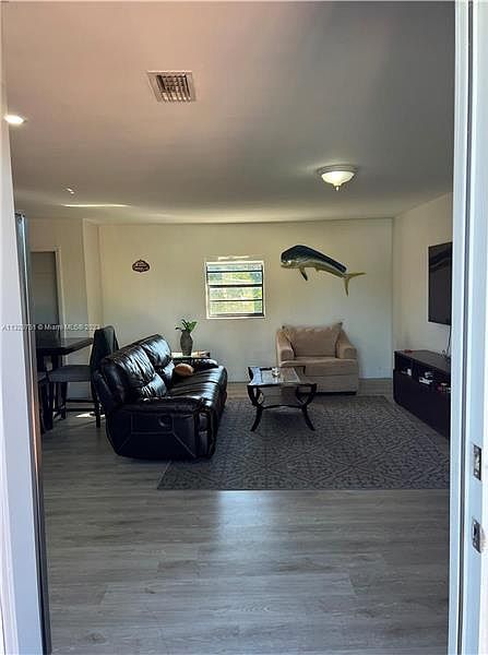 1st image of 840 E 11th Pl #840