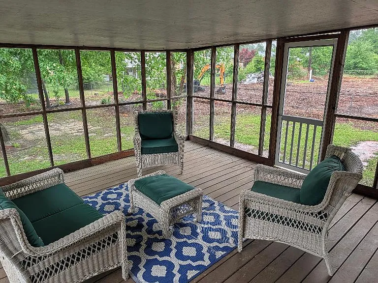 525 Arcola Dr — Photo 1