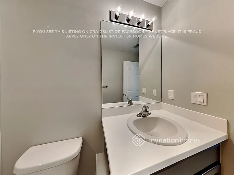 598 SW Ester Ave — Photo 13