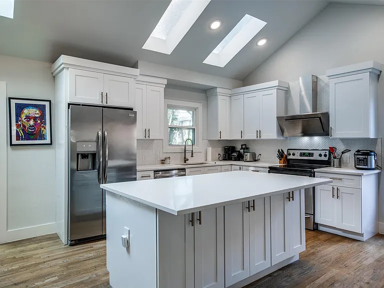 6136 Saint Moritz Ave — Photo 11