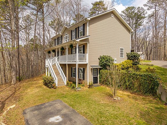 3rd image of 134 Nicholson Ln