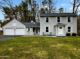 32 Rip Van Ln, Ballston Spa, NY 12020
