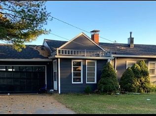 2670 River Bend Rd, Bettendorf, IA 52722