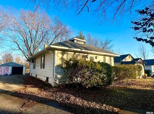 212 S 8th St, Herrin, IL 62948