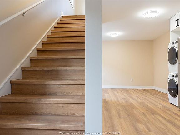 4th image of 3495 Bloomfield Rd #3