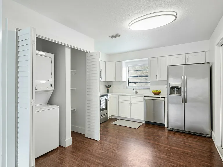 Gandy Parkside Apartments — Photo 44