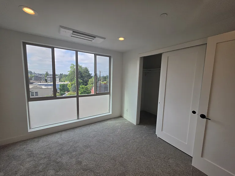 10007 Greenwood Ave N #E — Photo 8