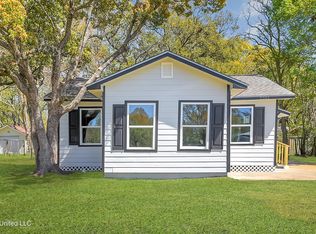 2202 Eden St, Pascagoula, MS 39581