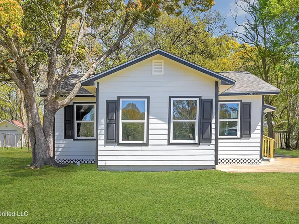 2202 Eden St, Pascagoula, MS 39581