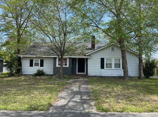 363 S Leroy St, Metter, GA 30439