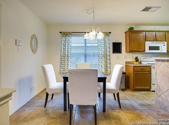 4th image of 7907 Woodchase Dr