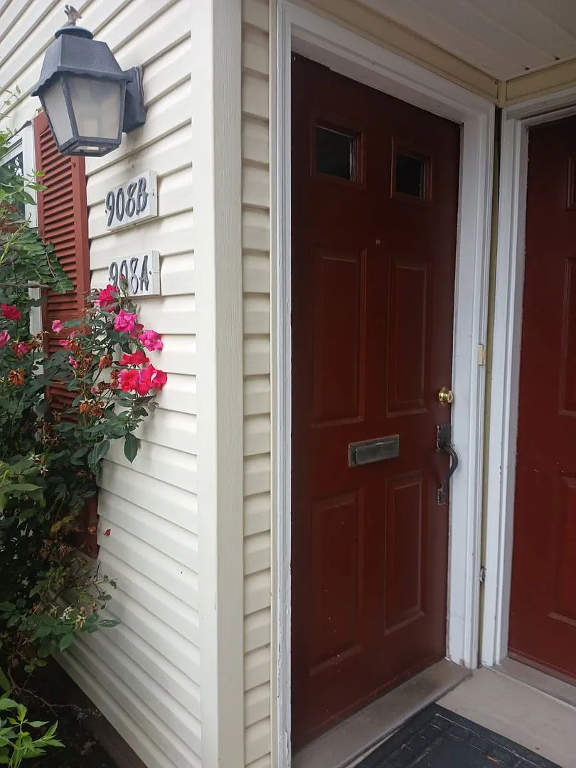2br Morgandale Condo Avail. Immed!! — Photo 1