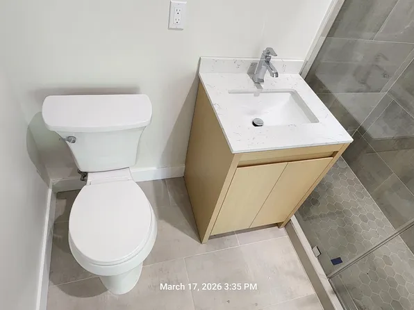 1114 N Lake Ave, Pasadena, CA 91104