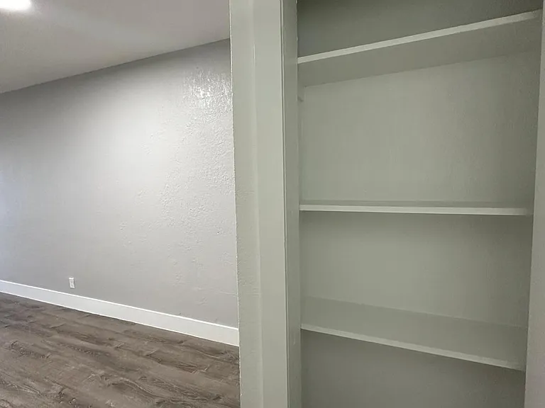 3660 NE 6th Ave #3 — Photo 4
