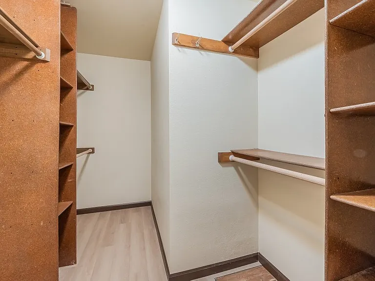 730 E Gregory Ln — Photo 15