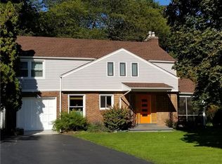 142 Penarrow Rd, Rochester, NY 14618