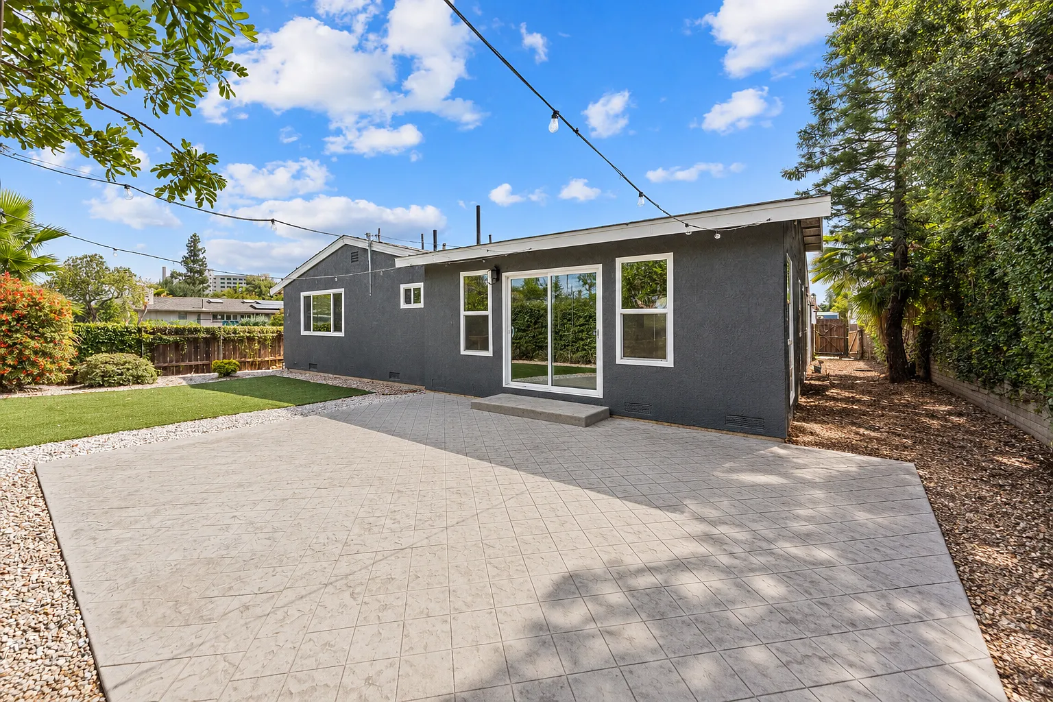 4 bed, 1300 sqft, $6,500 — Photo 3
