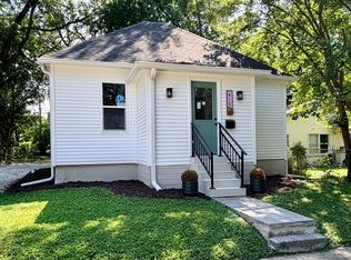 913 W Tremont St, Champaign, IL 61821