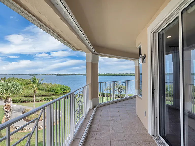 4866 S Harbor Dr #401 — Photo 21