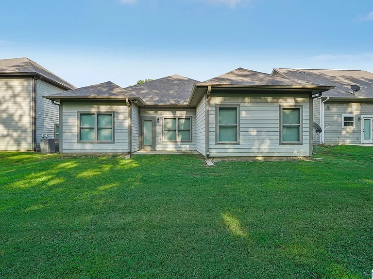 7944 Saint James Dr — Photo 5