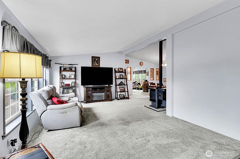 3rd image of 28707 26th Avenue E