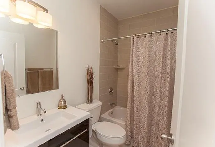 1310 N Hope St — Photo 6
