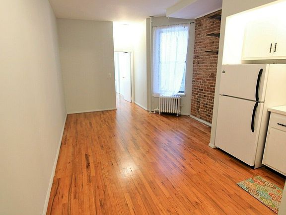 3rd image of 726 Amsterdam Ave #C4