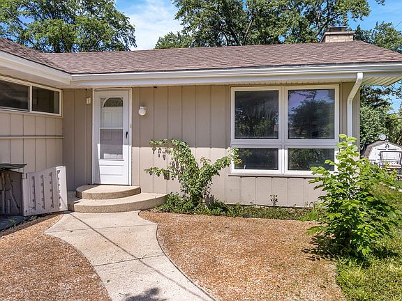 3rd image of 265 Terry Ln