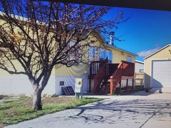 805 Apple Ave, Rawlins, WY 82301
