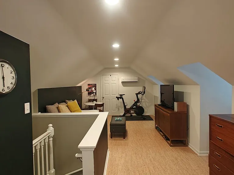 2108 Davenport Ave — Photo 22