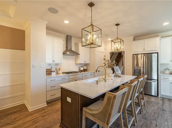 6619 Mayland Ridge Ln, Moseley, VA 23120