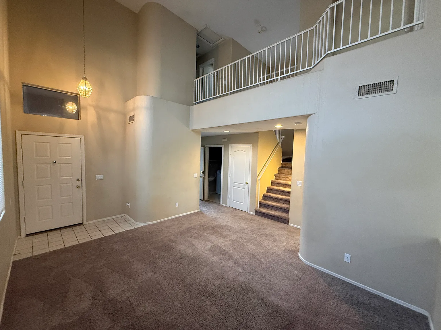 3 bed, 2.5 bath, 1557 sqft, $1,895 — Photo 3