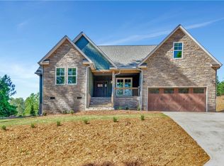 443 Kensington Cir, Seneca, SC 29672
